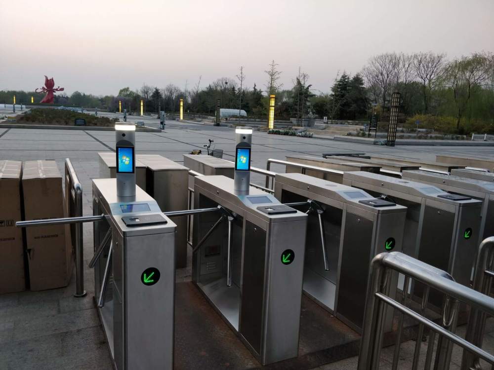 智能门禁新纪元 万宏测控（WHCK）人脸识别入园系统应用解析